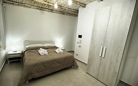 Ophelia - Luxury House